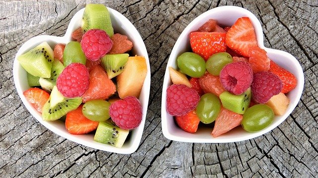 misky s ovocem